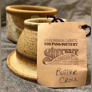 Fox Pass Pottery Vintage Butter Crock NWT Tan Hand thrown Stoneware, signed ‘87